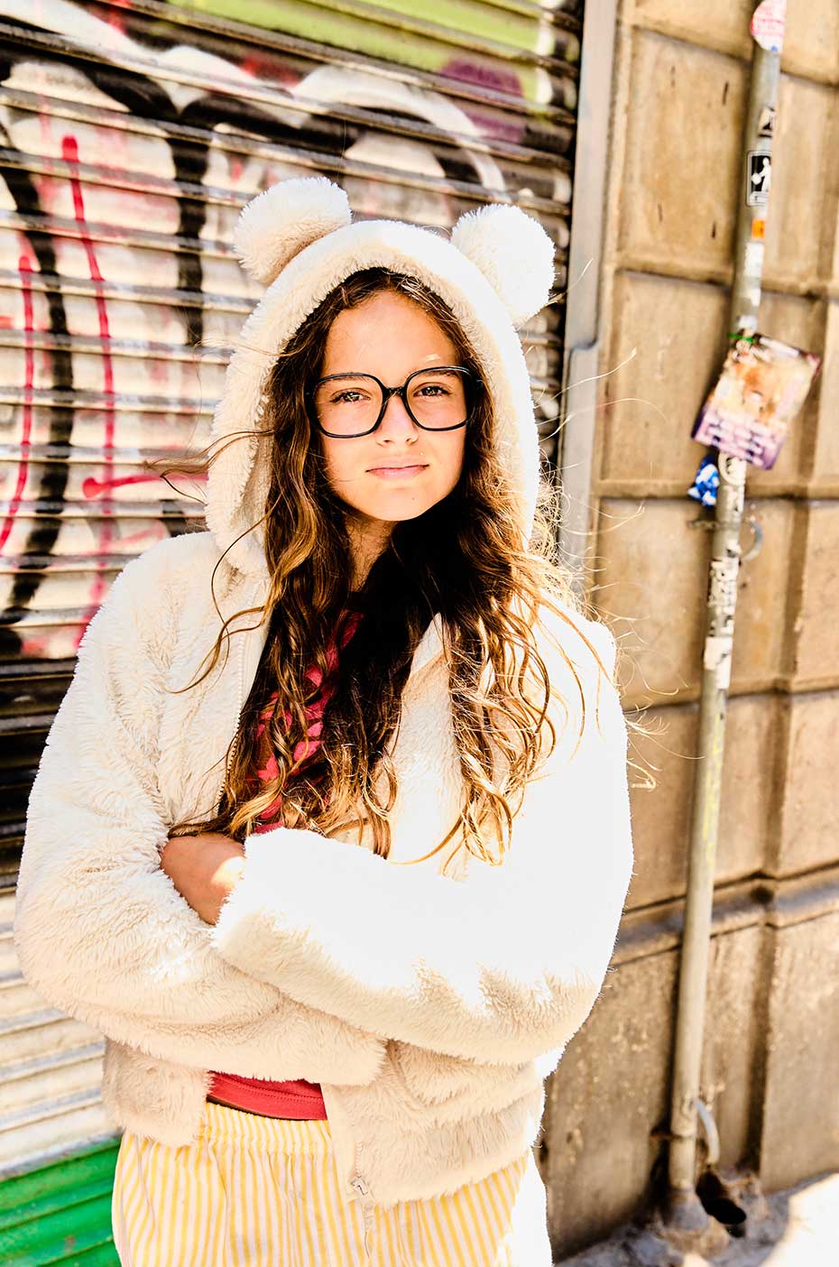 Mexx: Junge Frau mit Brille